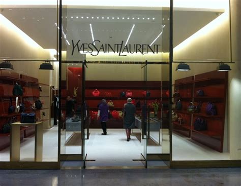 yves saint laurent outlet